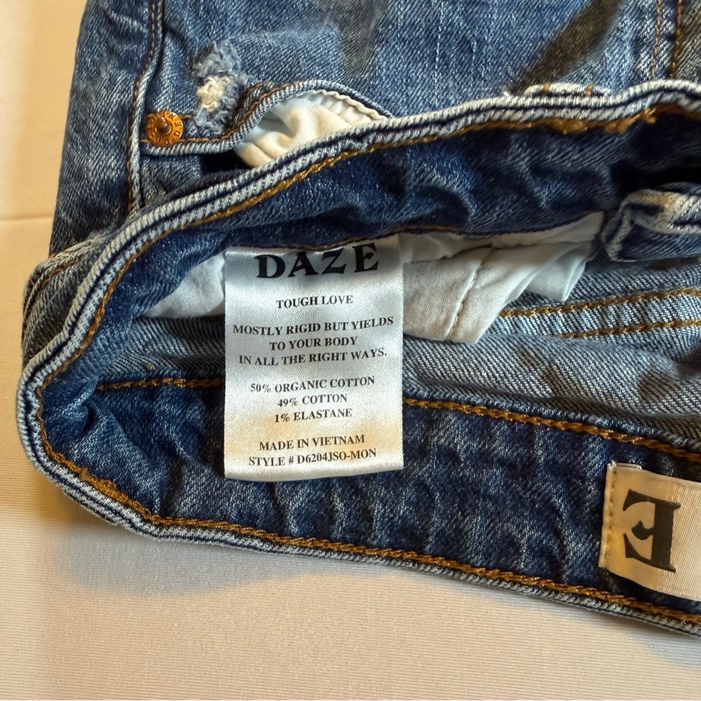Daze Distressed Straight Leg Jeans Size 24 High Rise - Picture 3 of 7